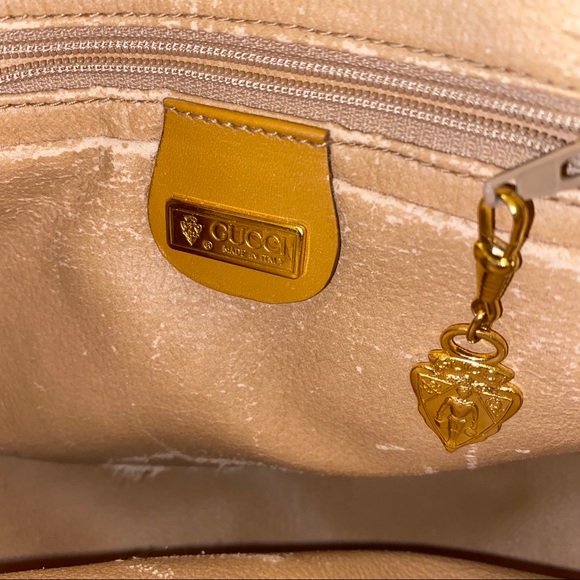 VNTG GUCCI crossbody leather handbag - Picture 5 of 7